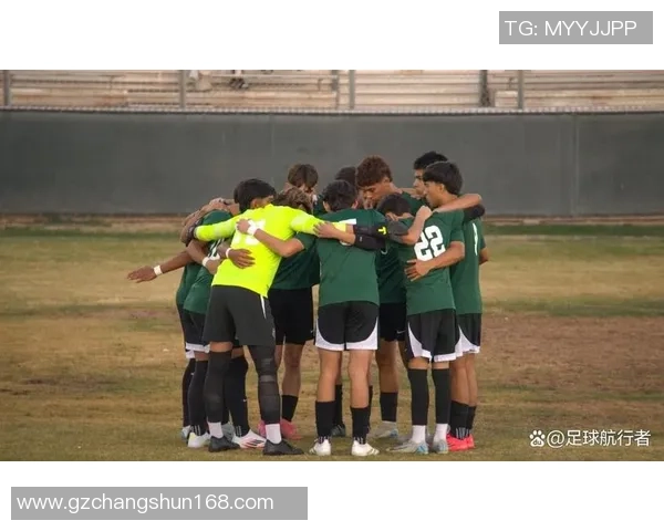 被发掘的足球新星：从默默无闻到世界瞩目的人物崛起之路