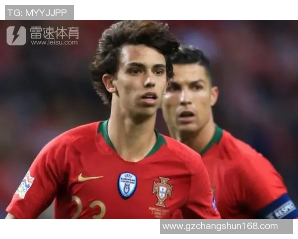 足坛铁卫佩佩经典球星卡收藏价值与独特魅力解析