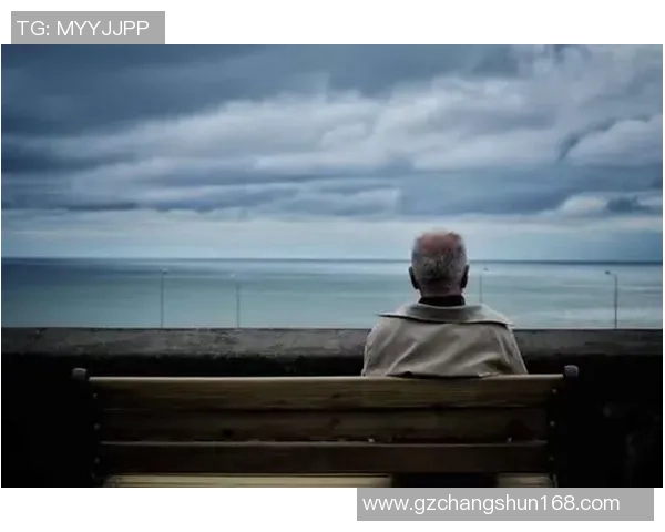 足球巨星的隐秘缺陷与成长之路 揭示他们的不完美与奋斗历程