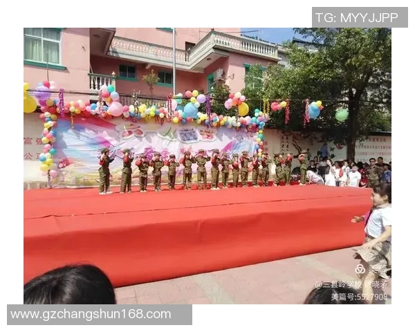 足球巨星舞会现场欢聚一堂尽显风采球场之外的别样魅力