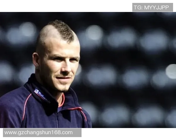 足球巨星退役后的新生涯探秘：从教练到商界，传奇人生再启程