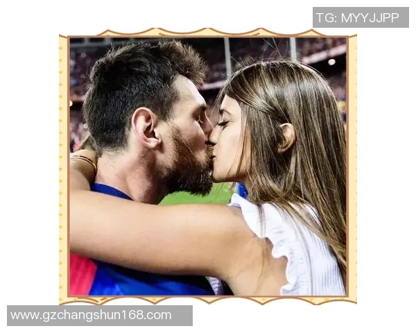 足球明星妻子青梅竹马身份曝光 揭秘两人从小到大的深厚感情历程