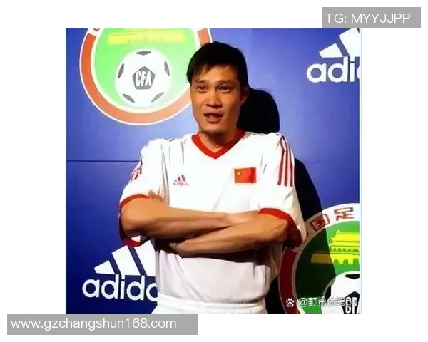 足球球星与诗意人生：从绿茵场到诗词世界的跨界传奇