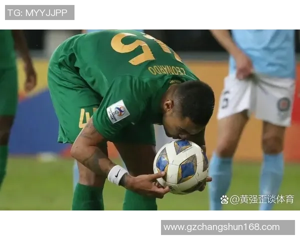 足球球星反义词探索：从绿茵场的辉煌到默默无闻的另类人生